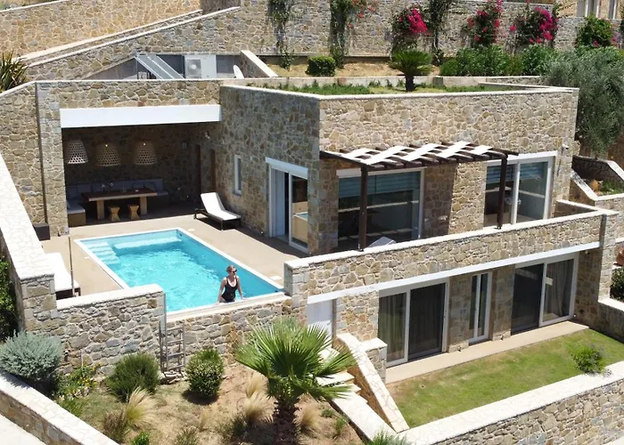 Luxury Villa Gialova Lagoon With Private Pool